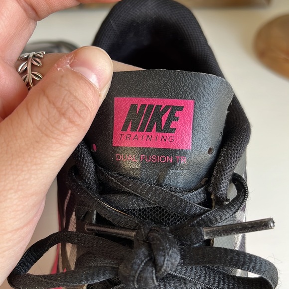 Nike Dual Fusion TR Pink Black Grey Size 7 - Picture 7 of 7